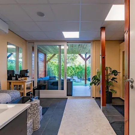 Appartamento Wellness Studio With Sauna And Jacuzzi Tiel