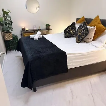 Wellness Studio With Sauna And Jacuzzi