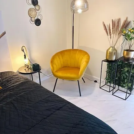 Apartmán Wellness Studio With Sauna And Jacuzzi